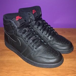 air jordan 1 high triple black
